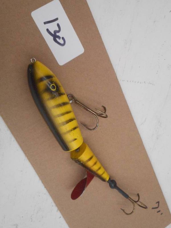 lot 130 image: (1) 7 Muskie Lure ...