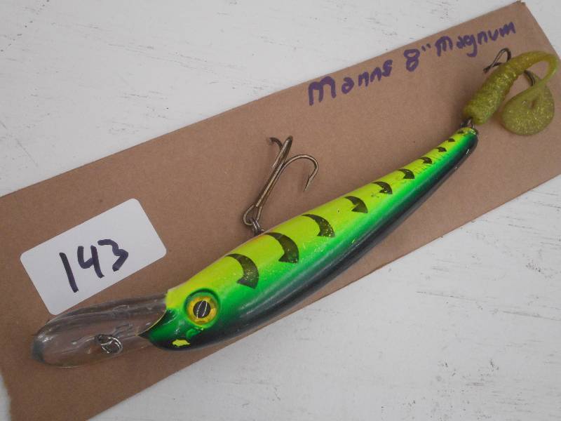 lot 143 image: (1) 8 Manns Magnum Muskie Lure ...