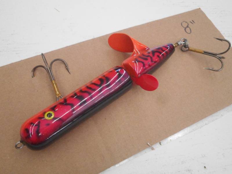 lot 163 image: (1) 8 Muskie Lure ...