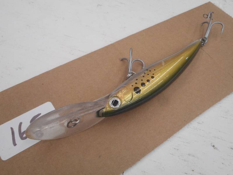 lot 165 image: (1) 9 Muskie Lure ...