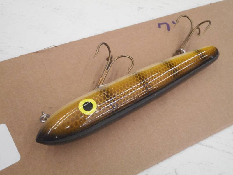lot 173 image: (1) 7 Muskie Lure ...
