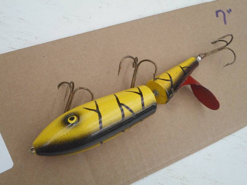 lot 174 image: (1) 7 Muskie Lure ...