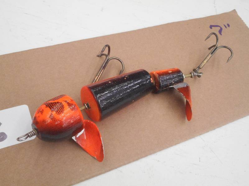 lot 176 image: (1) 7 Muskie Lure ...