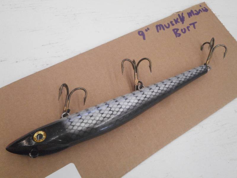 lot 183 image: (1) 9 Muskie Mania Burt Muskie Lur...