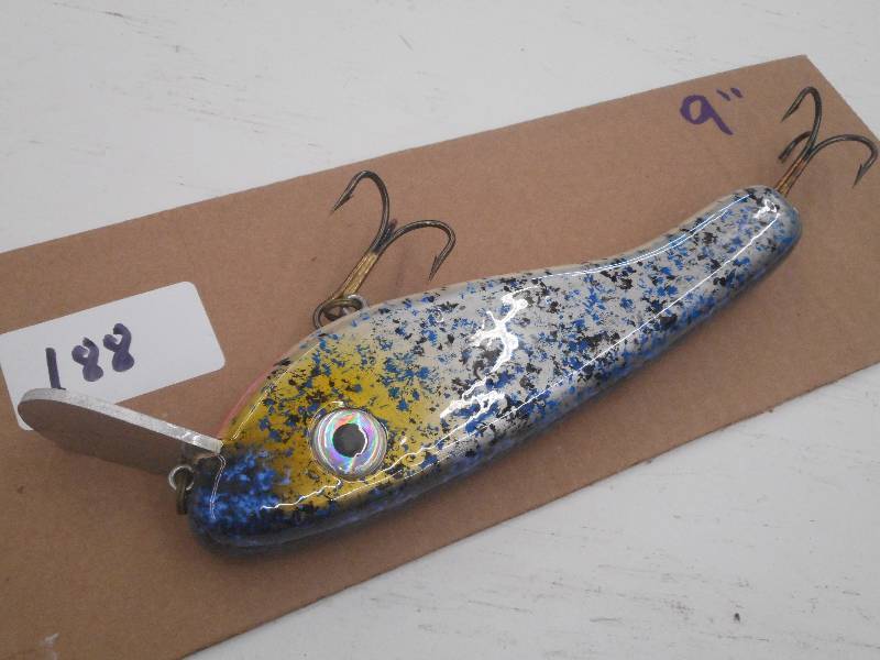 lot 188 image: (1) 9 Muskie Lure ...