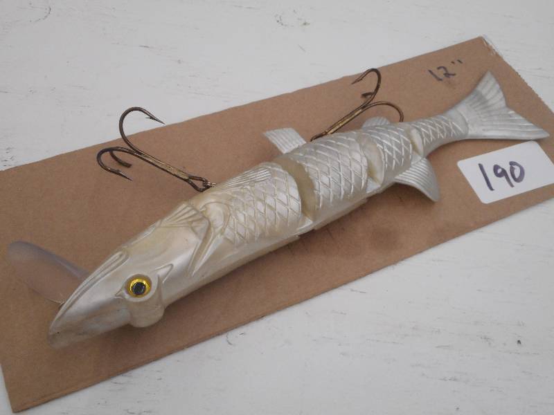 lot 190 image: (1) 12 Muskie Lure ...