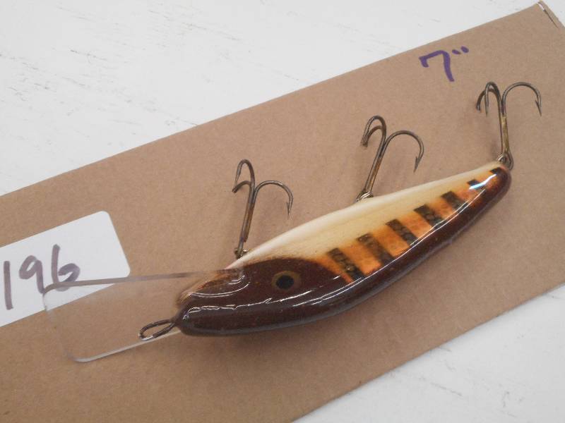 lot 196 image: (1) 7 Muskie Lure ...