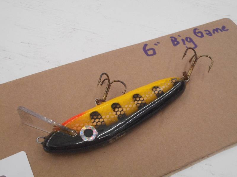 lot 197 image: (1) 6 Big Game Muskie Lure ...