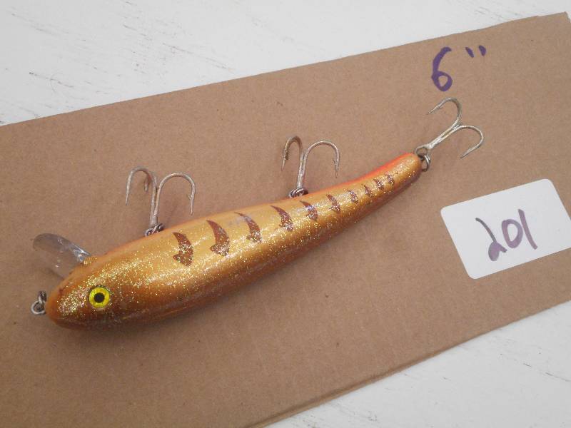 lot 201 image: (1) 6 Muskie Lure ...