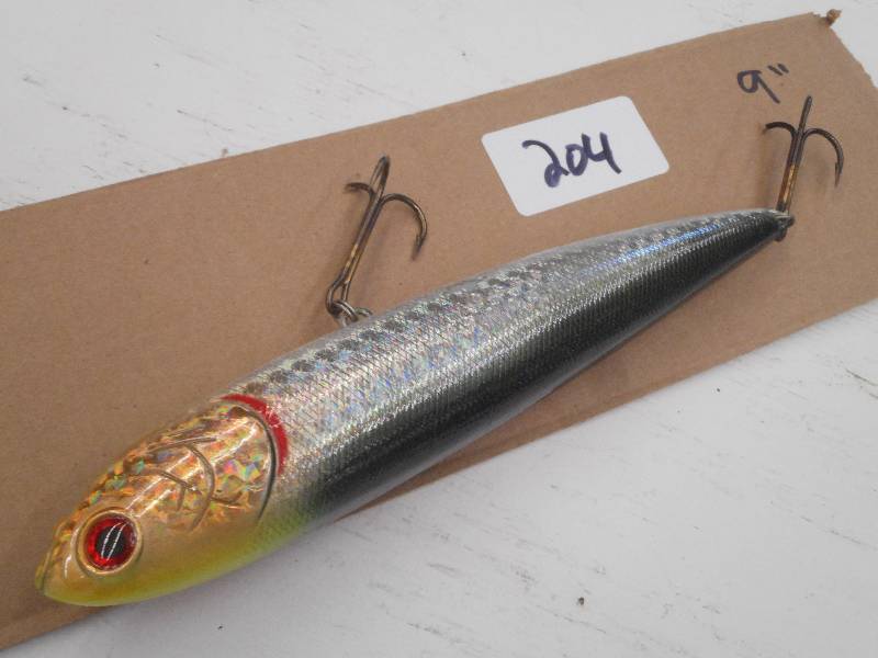 lot 204 image: (1) 9 Muskie Lure ...