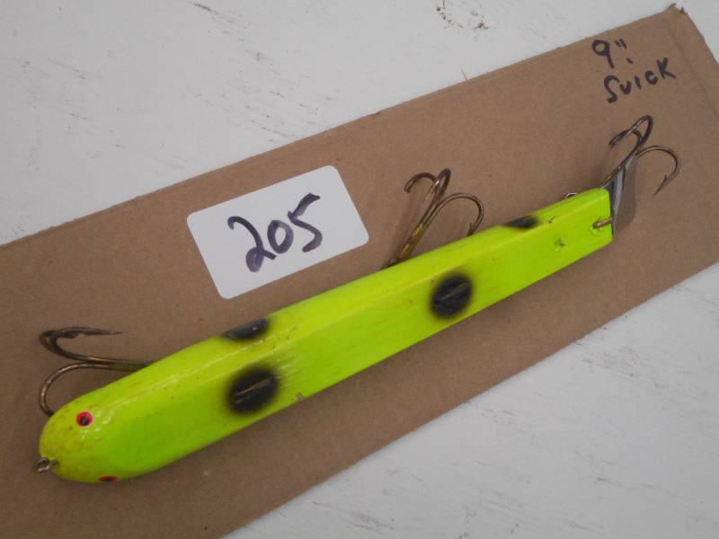 lot 205 image: (1) 9 Suick Muskie Lure ...