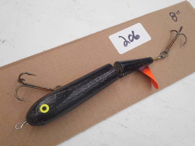 lot 206 image: (1) 8 Muskie Lure ...