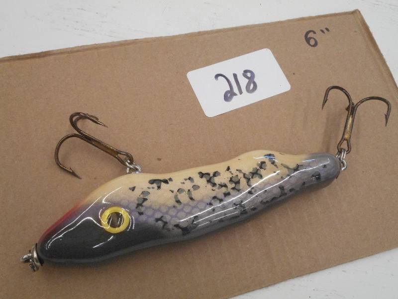 lot 218 image: (1) 6 Muskie Lure ...