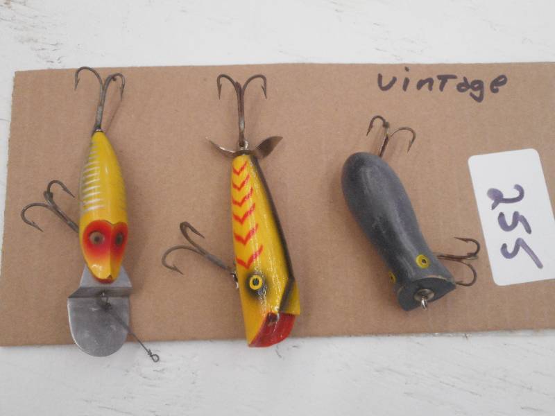 lot 255 image: (3) Assorted Vintage Lures ...