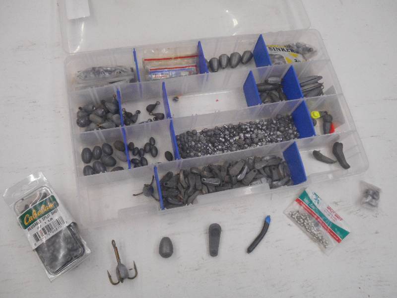 lot 340 image: Plastic Tackle Tray Full Of Assorte...