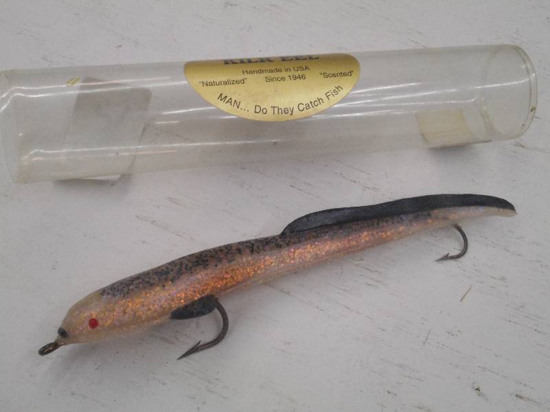 lot 346 image: (1) New DeLong 8 Killer Eel Muskie...