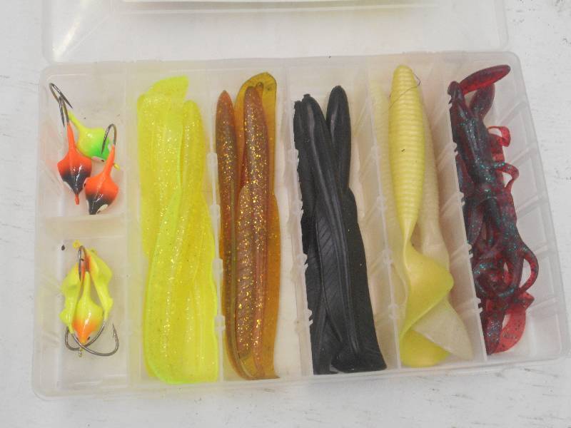 lot 348 image: Muskie & Pike Jig Kit ...