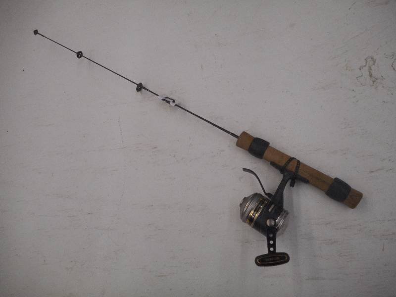 lot 423 image: Quantum Light Action Ice Rod With Z...