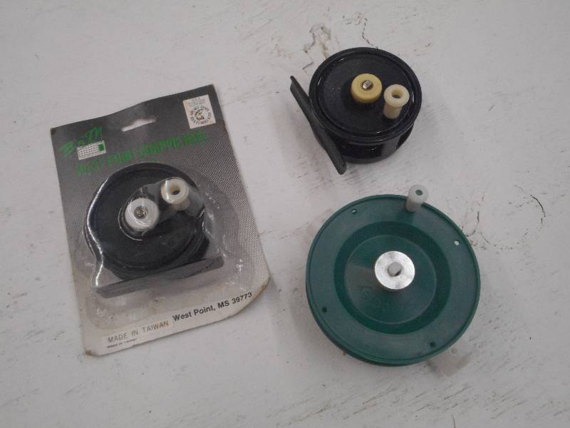 lot 432 image: Lot Of (3) Plastic Ice Fishing Reel...