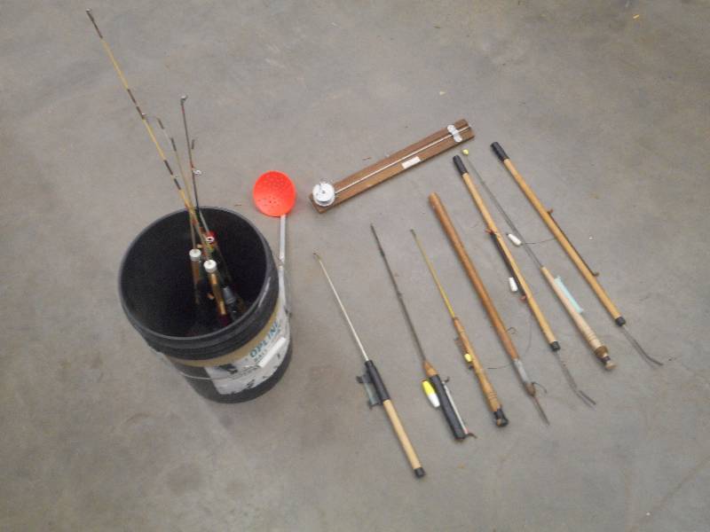 lot 439 image: Pale Of Vintage Ice Rods & Tip-Up ...