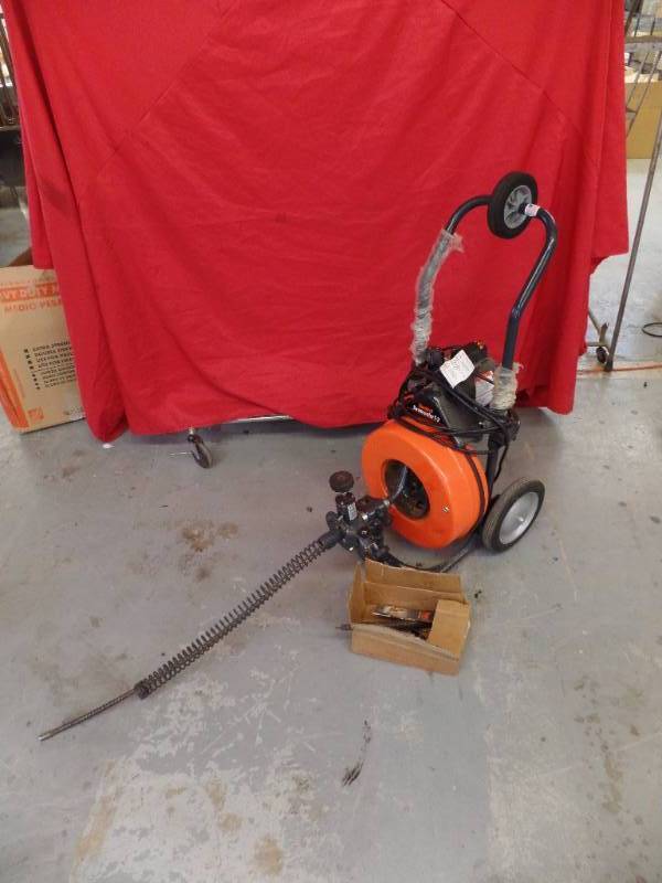 lot 501 image: Electric Snake