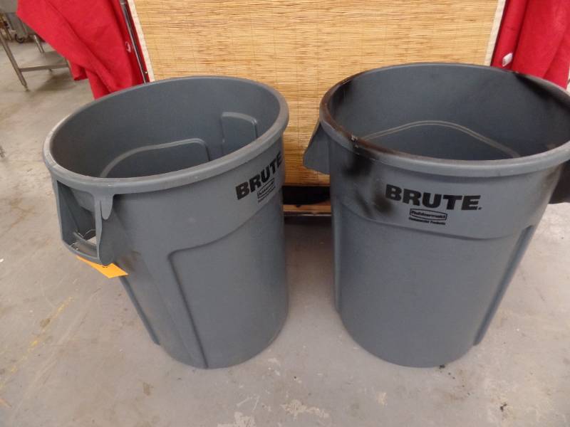 lot 516 image: Refuse Containers