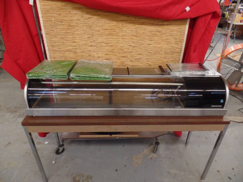 lot 517 image: Seafood  Sushi Case