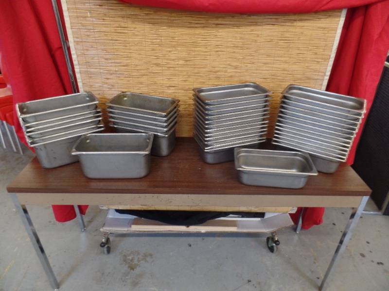 lot 542 image: Kitchen Pans