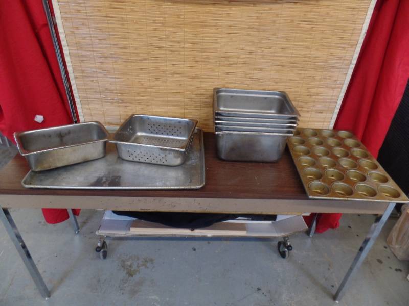 lot 543 image: Kitchen Pans