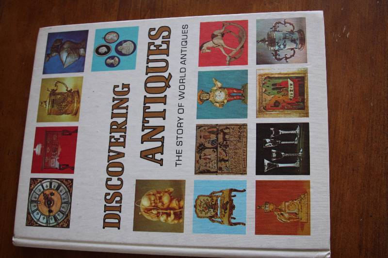 lot 54 image: Discovering Antiques 20 Volume Set