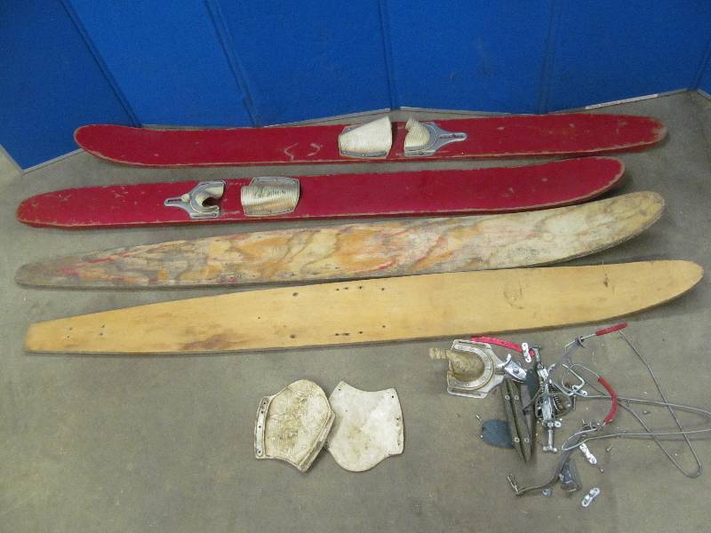 2 pairs of vintage skis