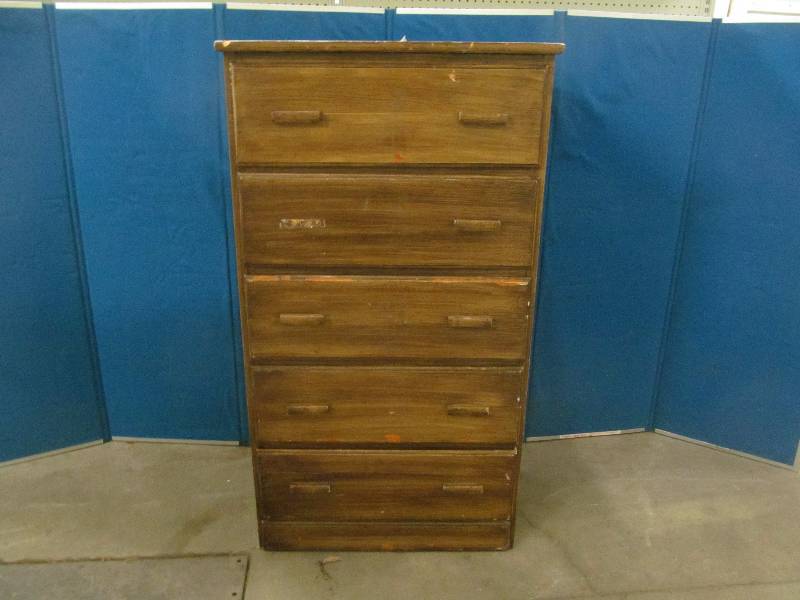 chest of drawers
