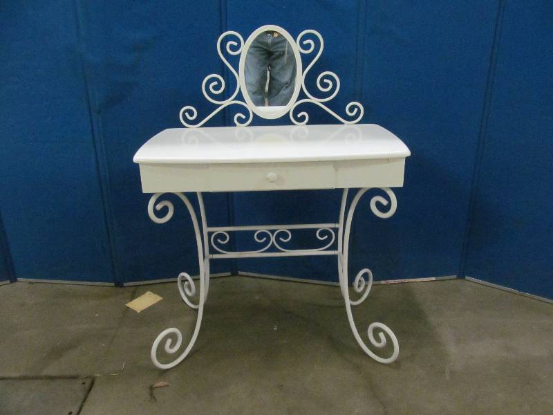 metal vanity