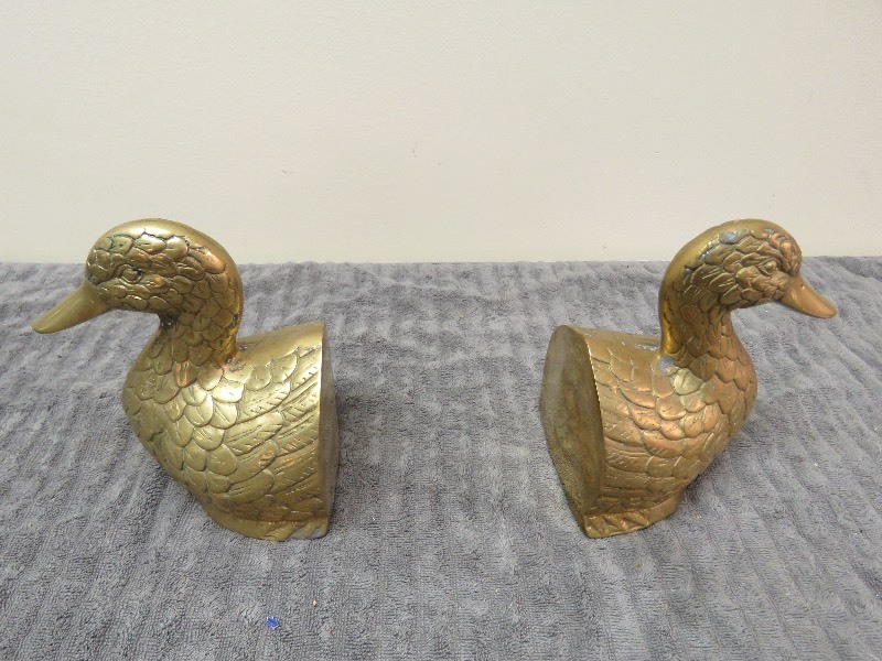 lot 4 image: Brass Book Ends