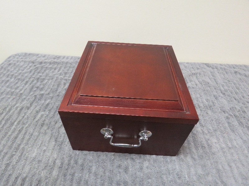 lot 6 image: Money Box with Key