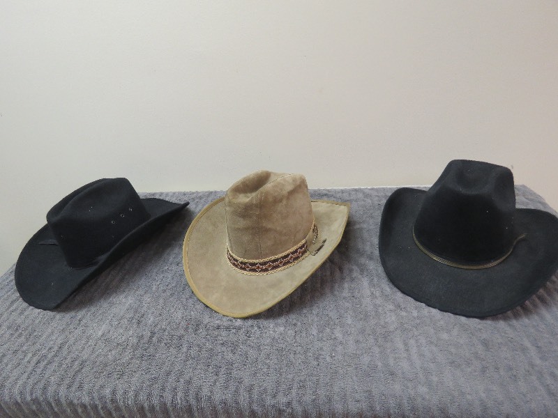 lot 17 image: Old Cowboy Hats