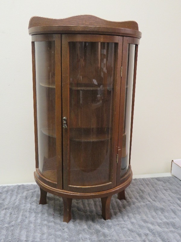 lot 57 image: Curio Cabinet