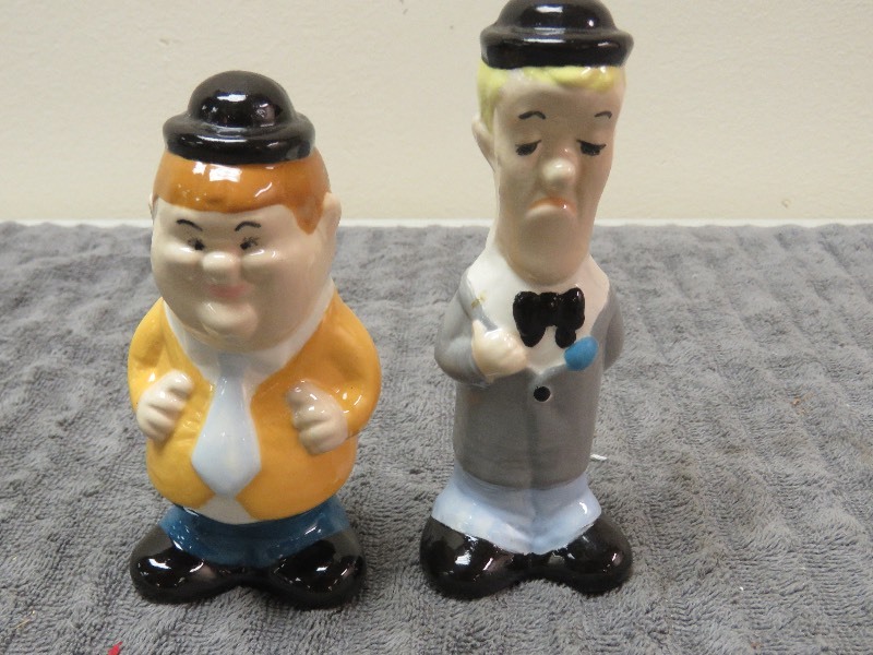 lot 64 image: Laurel and Hardy