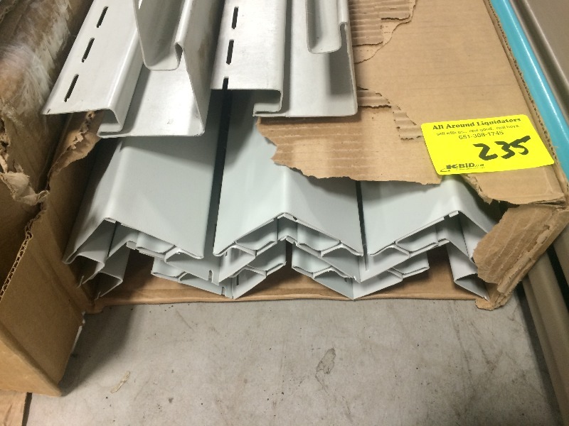 Vinyl Siding Corner Pieces   NEW Product 10ft long   approx. lot of (12) sections