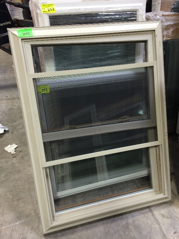 Double Hung Window          NEW  view all pictures for more details