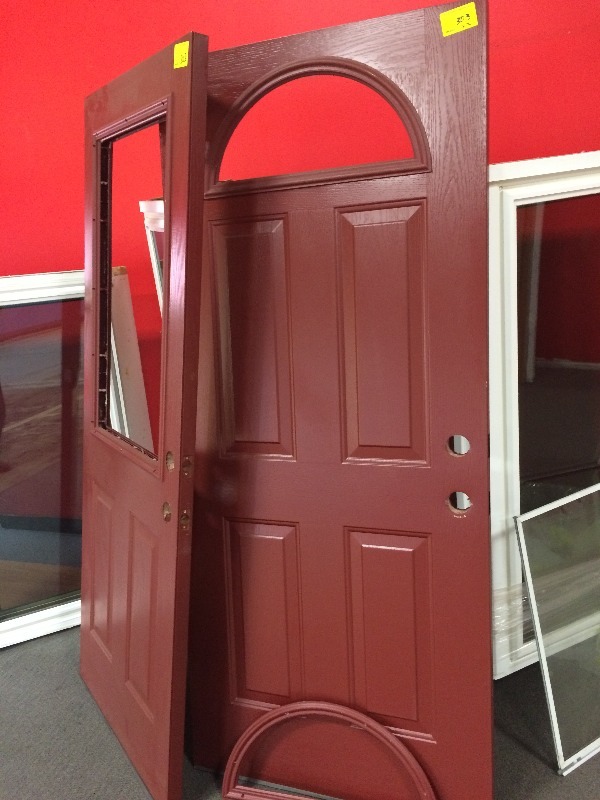 Entry Doors  (1) 32 x 78   (1) 34 x78   Previously installed  LIKE NEW   view all pictures for more details   lot of 2