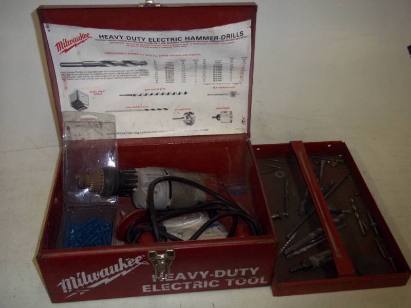 lot 65 image: Milwaukee Heavy duty electric drill with case