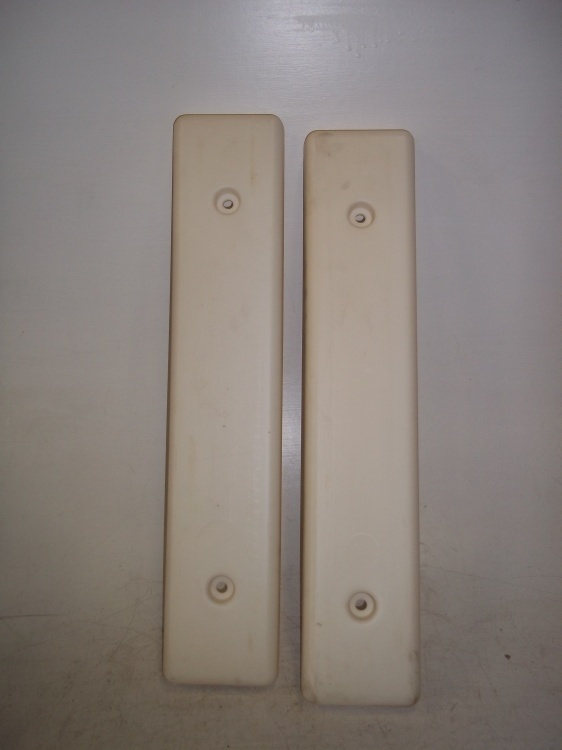 lot 80 image: Pair of New Dock Cushions 4.5 x 24