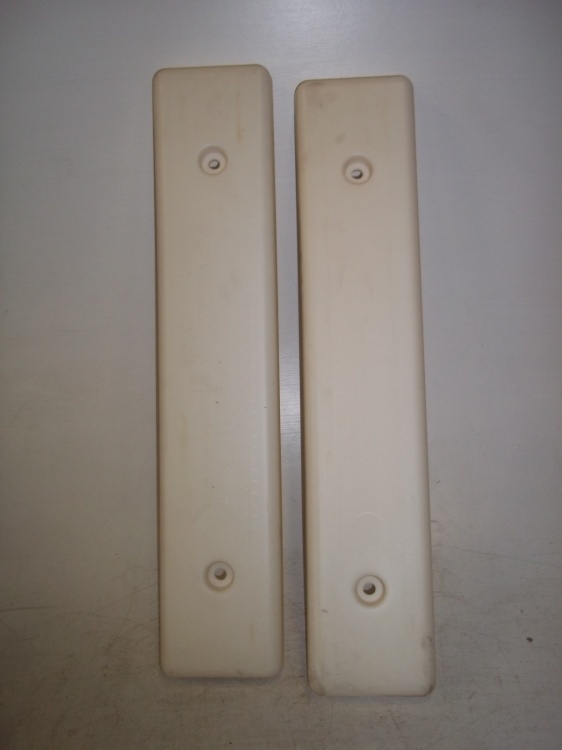lot 81 image: Pair of New Dock Cushions 4.5 x 24