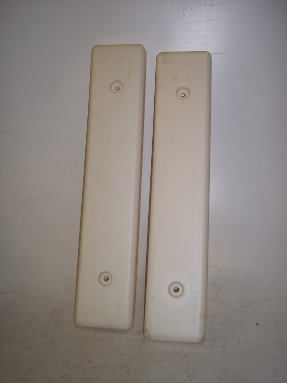 lot 84 image: Pair of New Dock Cushions 4.5 x 24