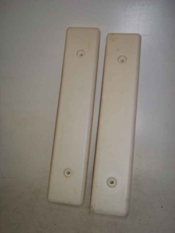 lot 85 image: Pair of New Dock Cushions 4.5 x 24