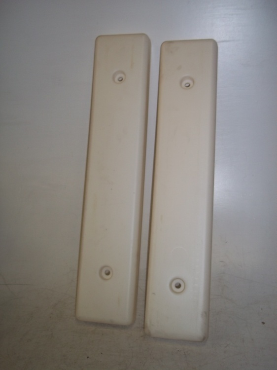 lot 86 image: Pair of New Dock Cushions 4.5 x 24