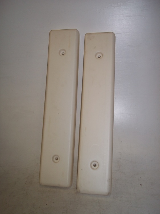 lot 87 image: Pair of New Dock Cushions 4.5 x 24