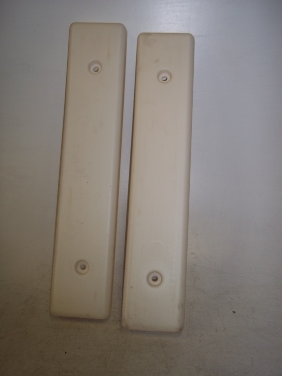 lot 90 image: Pair of New Dock Cushions 4.5 x 24