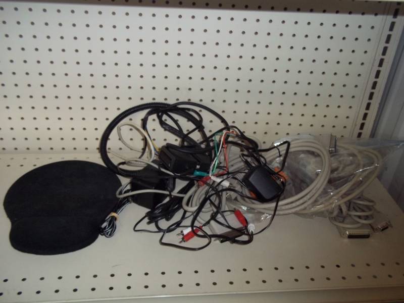 lot 97 image: Assorted Electronic Cables and Supplies